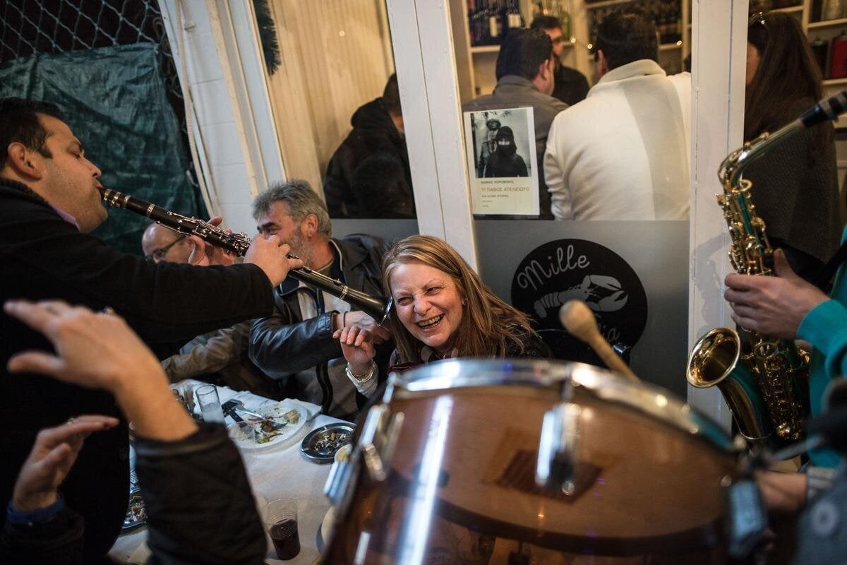 Θα σου αφιερώσουν τραγούδια