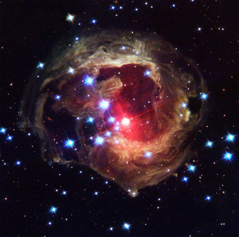 V838 Monocerotis - 2.000 έτη φωτός μακριά