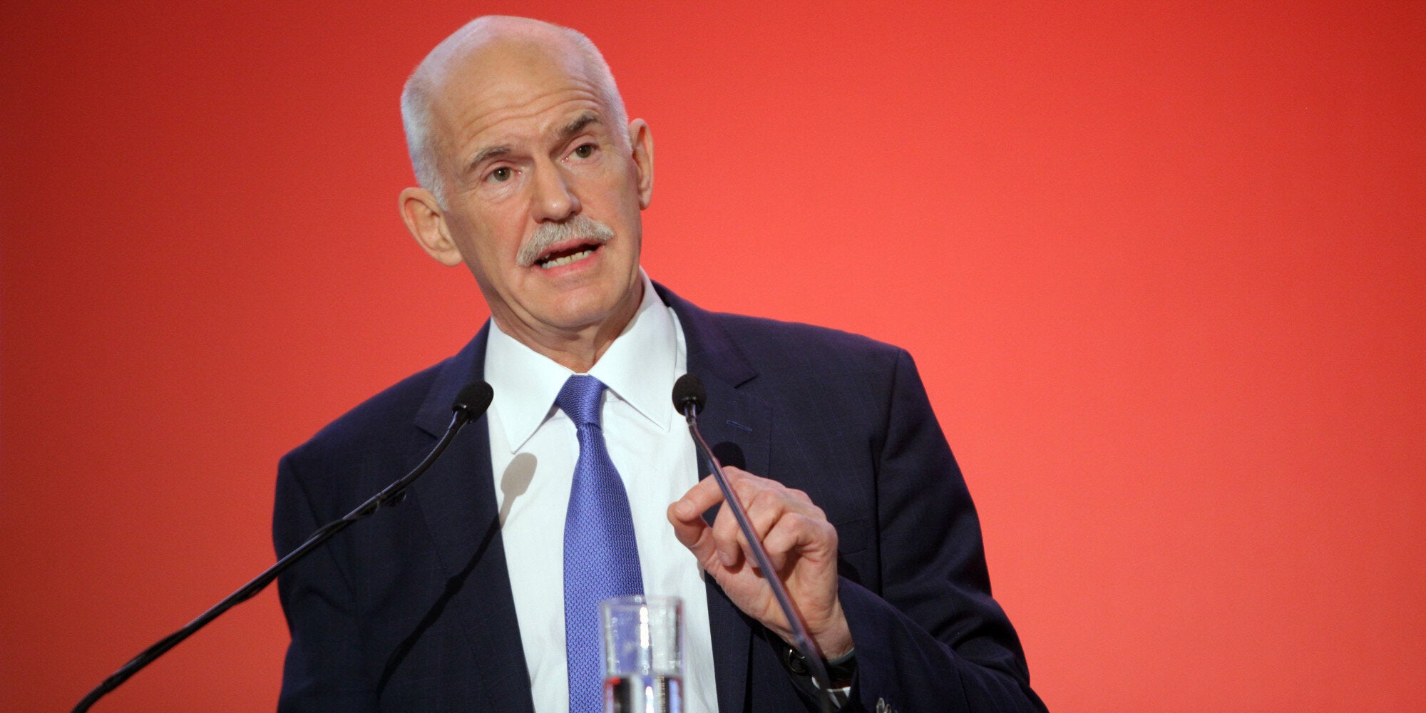 Παπανδρέου: Έκανα το πατριωτικό μου καθήκον. Οι εμπρηστές της χώρας την είχαν αφήσει χρεοκοπημένη