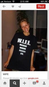 Τα ζευγάρια που θυμίζουν συνεχώς ότι είναι «πιασμένα»