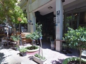 Απολαύστε ένα φτηνό γεύμα μετά από ξενύχτι στο Food Str