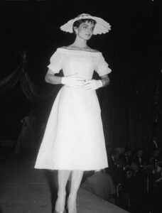 1954
