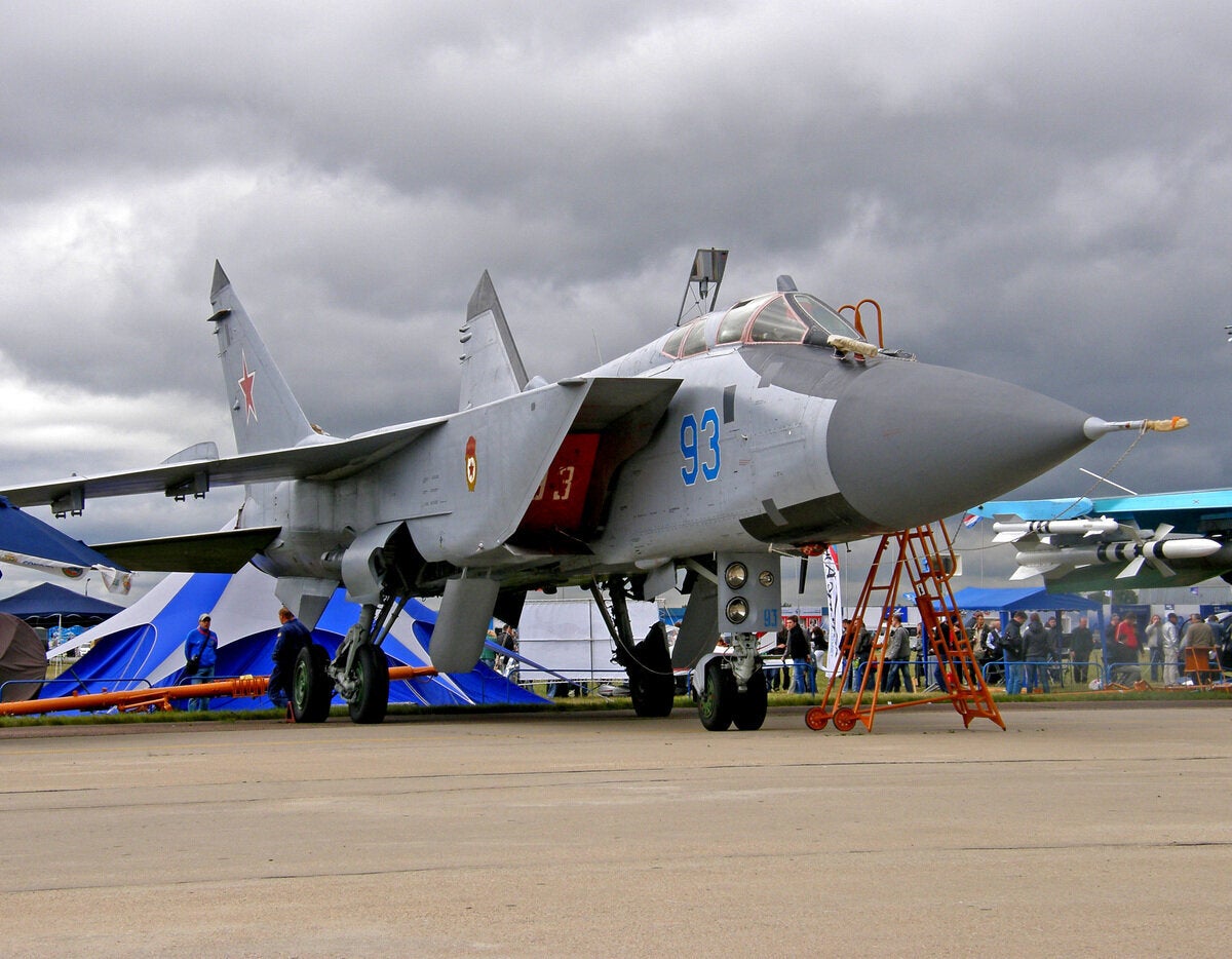 Mikoyan MiG-31 Foxhound