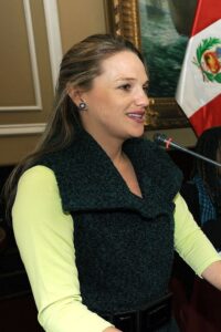 Luciana Leon - Περού