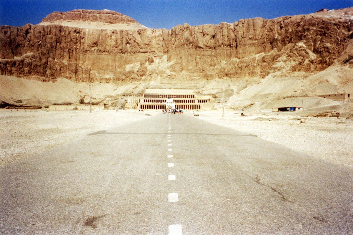 Δρόμος από Luxor προς al - Hurghada - Αίγυπτος 