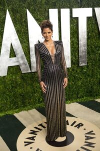 Η Halle Berry με Atelier Versace, 2013
