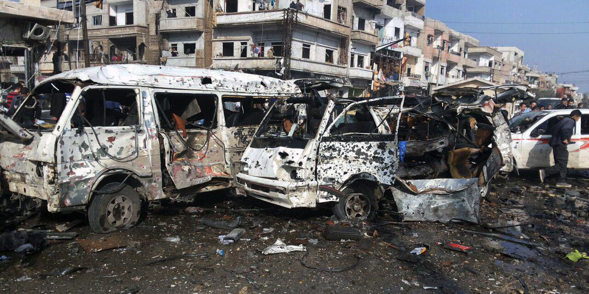 Εκατόμβη νεκρών σε Χομς και Δαμασκό έπειτα από μπαράζ βομβιστικών επιθέσεων