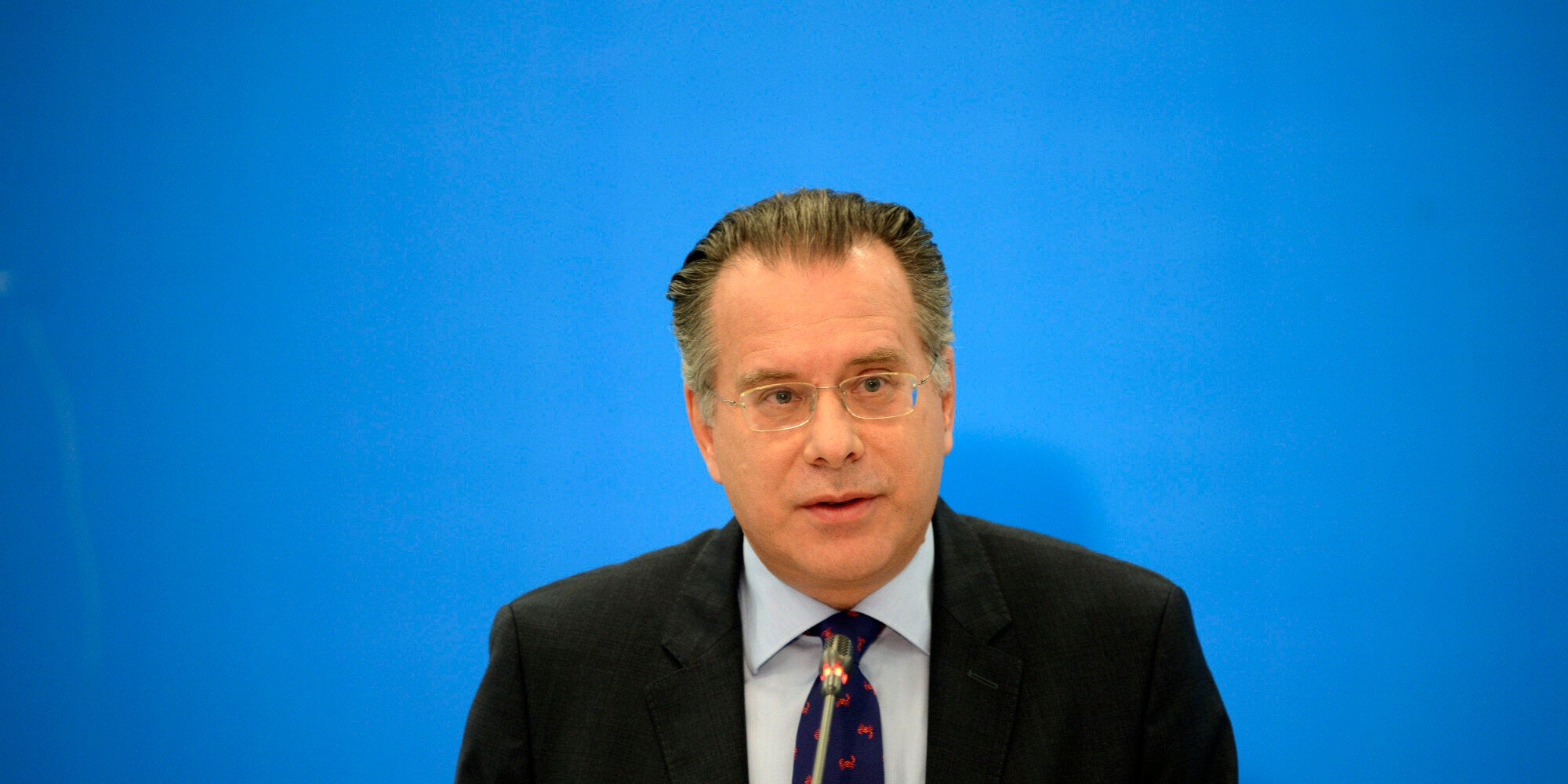 Κουμουτσάκος για τηλεοπτικές άδειες: Ο Τσίπρας αποφασίζει αυθαίρετα και αυταρχικά