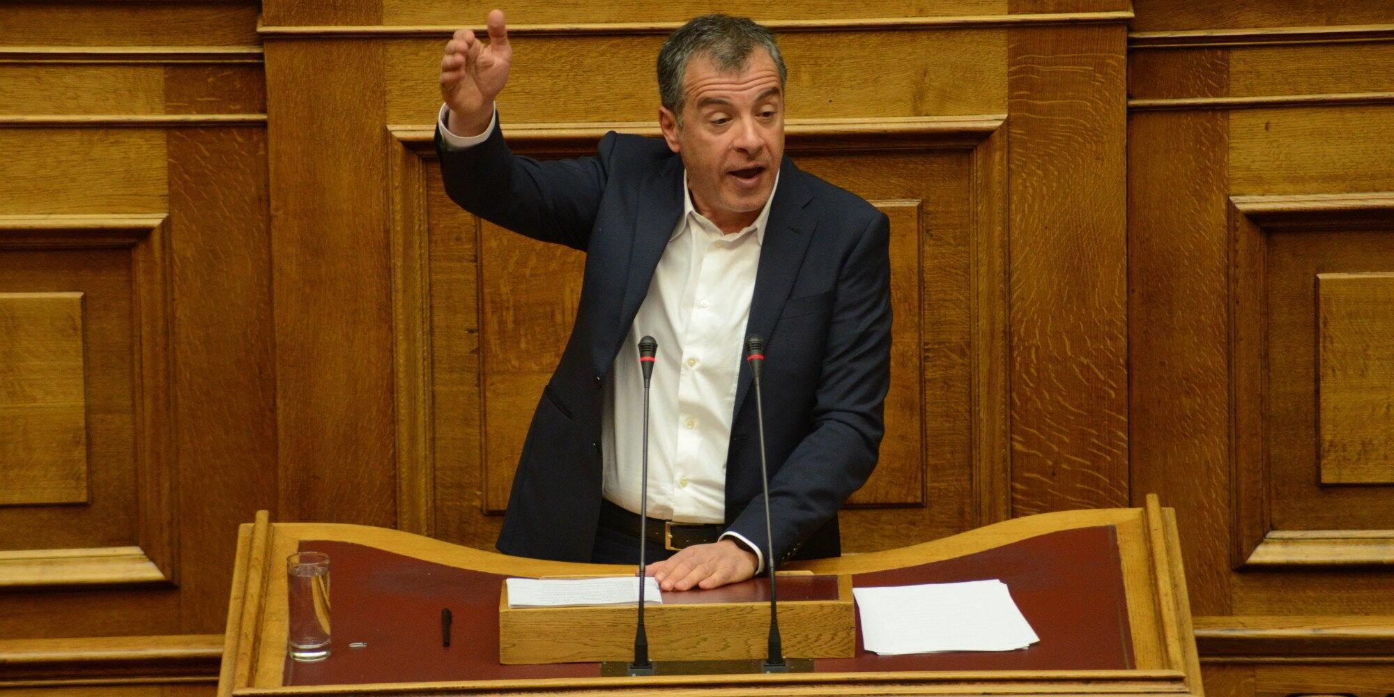 Θεοδωράκης: «Η κοινωνία αναζητά νέες ιδέες και νέα πρόσωπα, κάποιοι πρέπει να βγουν στην σύνταξη»
