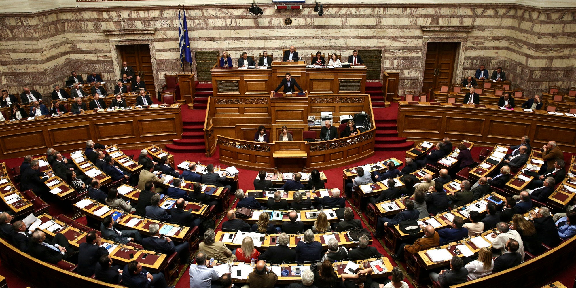 Στη Βουλή η «μάχη» για τον εκλογικό νόμο