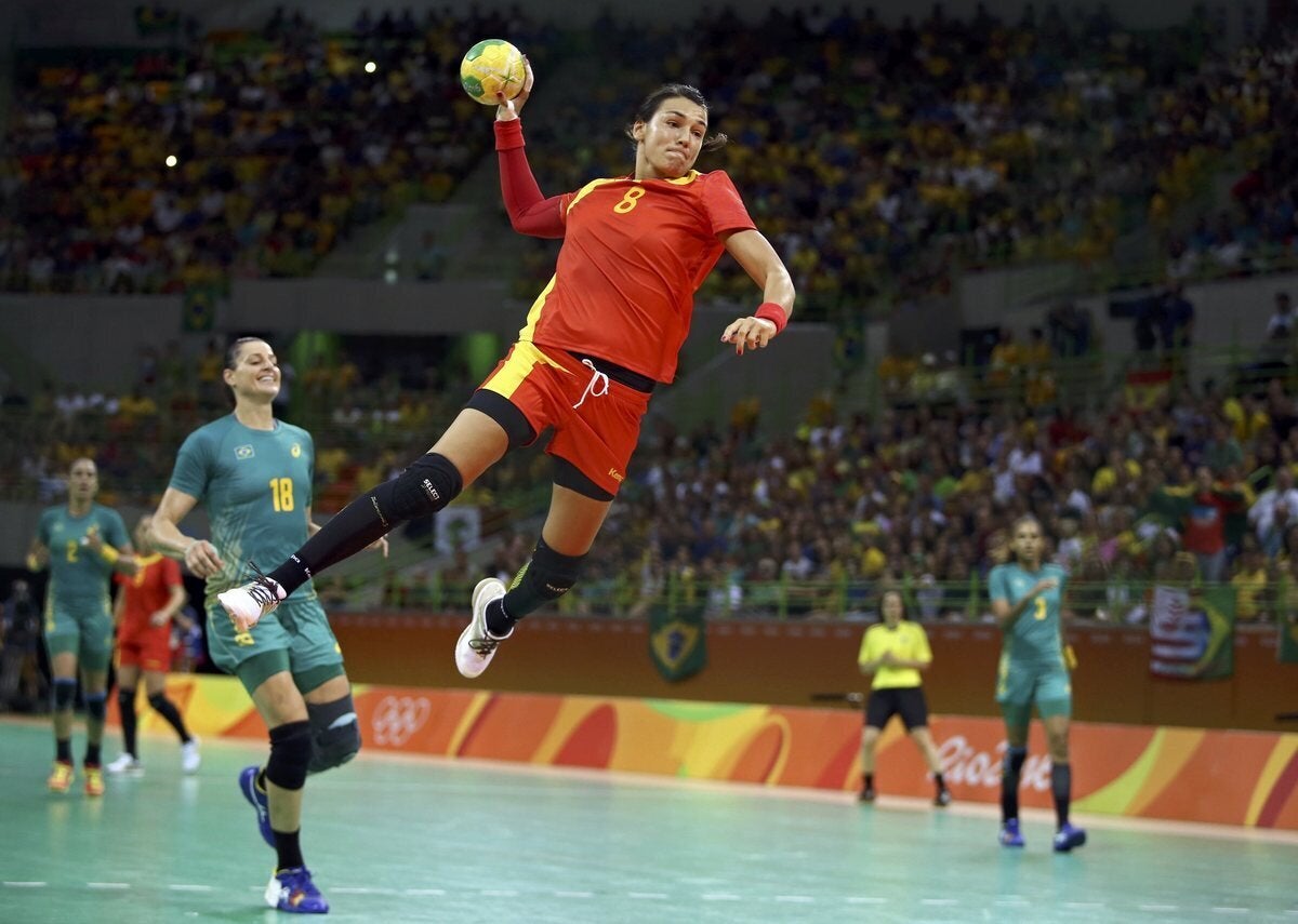 Cristina Neagu (ROU), Χατμπολ