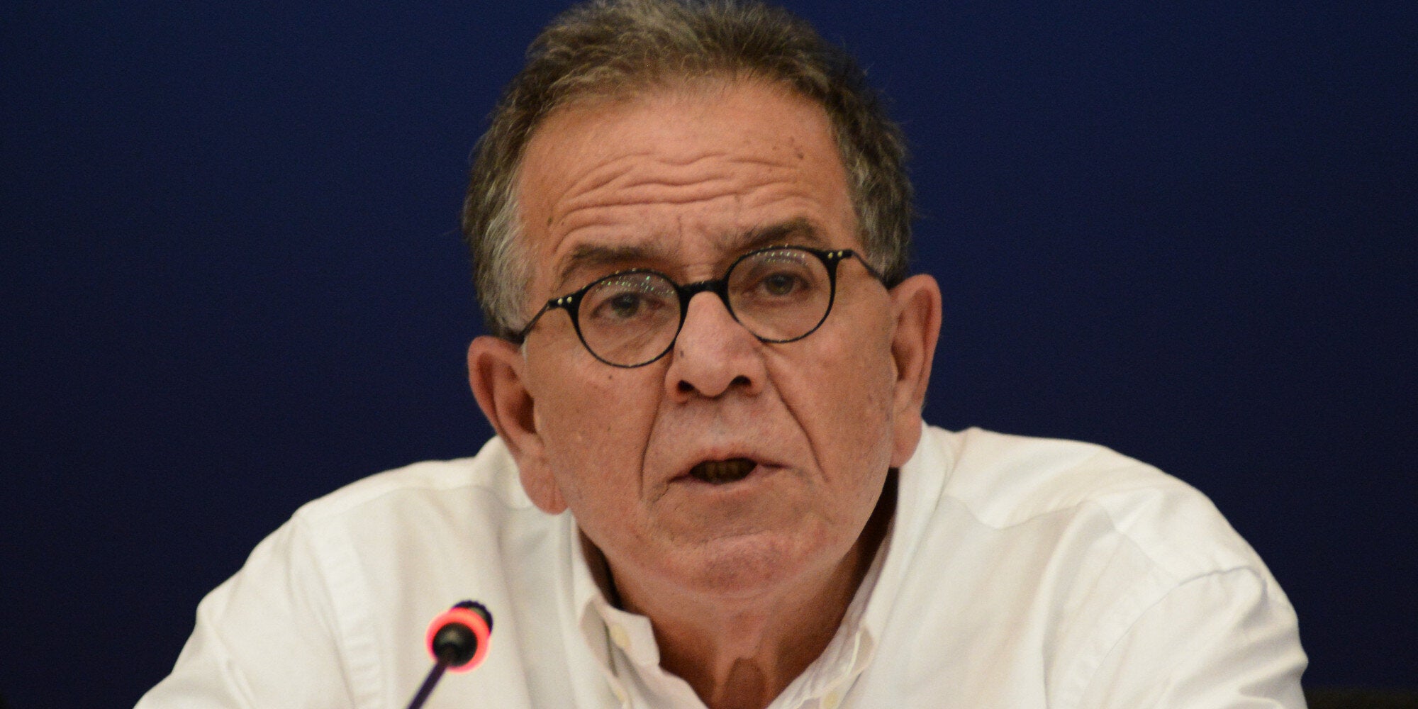 Ο Μουζάλας ζητά «ψυχραιμία» και ανακοινώνει δέσμη μέτρων για τη διαχείριση του προσφυγικού