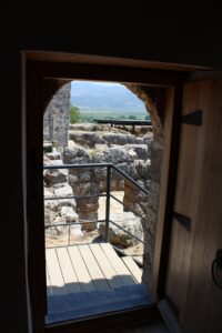 Θέα του νεκρομαντείου από το σπίτι του Αγά