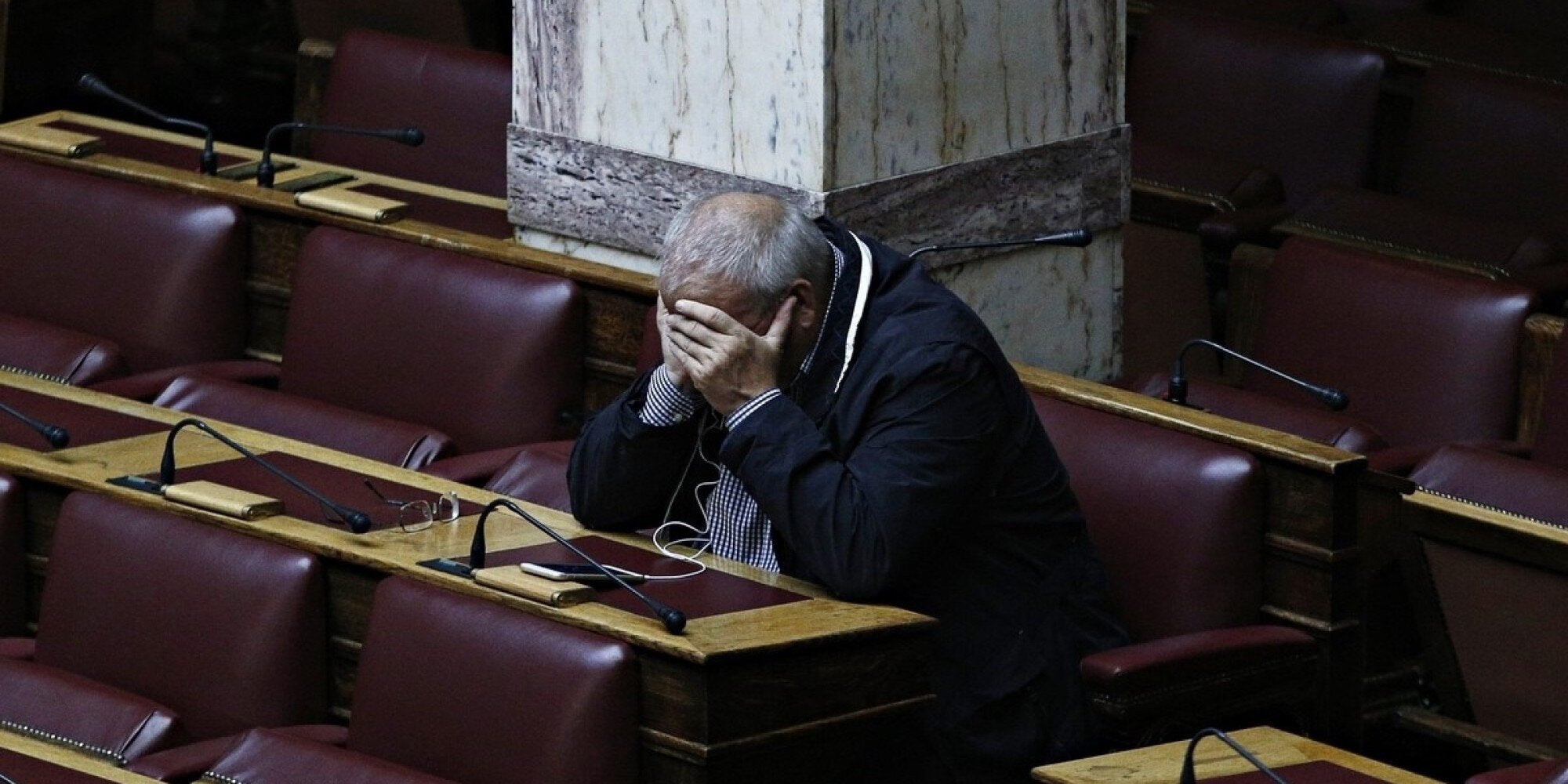 Βουλή: Νερό και «Καλογρίτσας Gate» αυξάνουν την αντιπαράθεση στη συζήτηση για τα προαπαιτούμενα