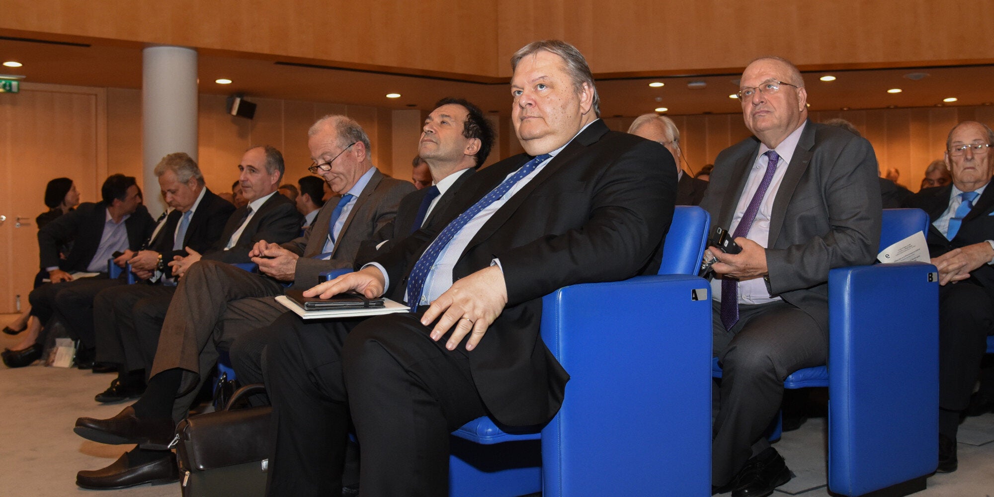Βενιζέλος: «Η χώρα κινδυνεύει με πολιτική, οικονομική και κοινωνική κατάρρευση. Χρειάζεται εθνική στρατηγική εξόδου από την κρίση»