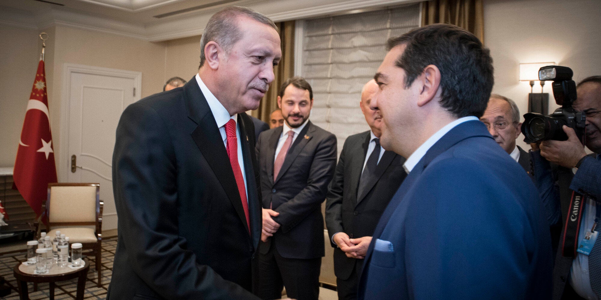 Προσφυγικό, βίζα, πραξικόπημα, οι «οκτώ» και το Κυπριακό στη συνάντηση Τσίπρα- Ερντογάν