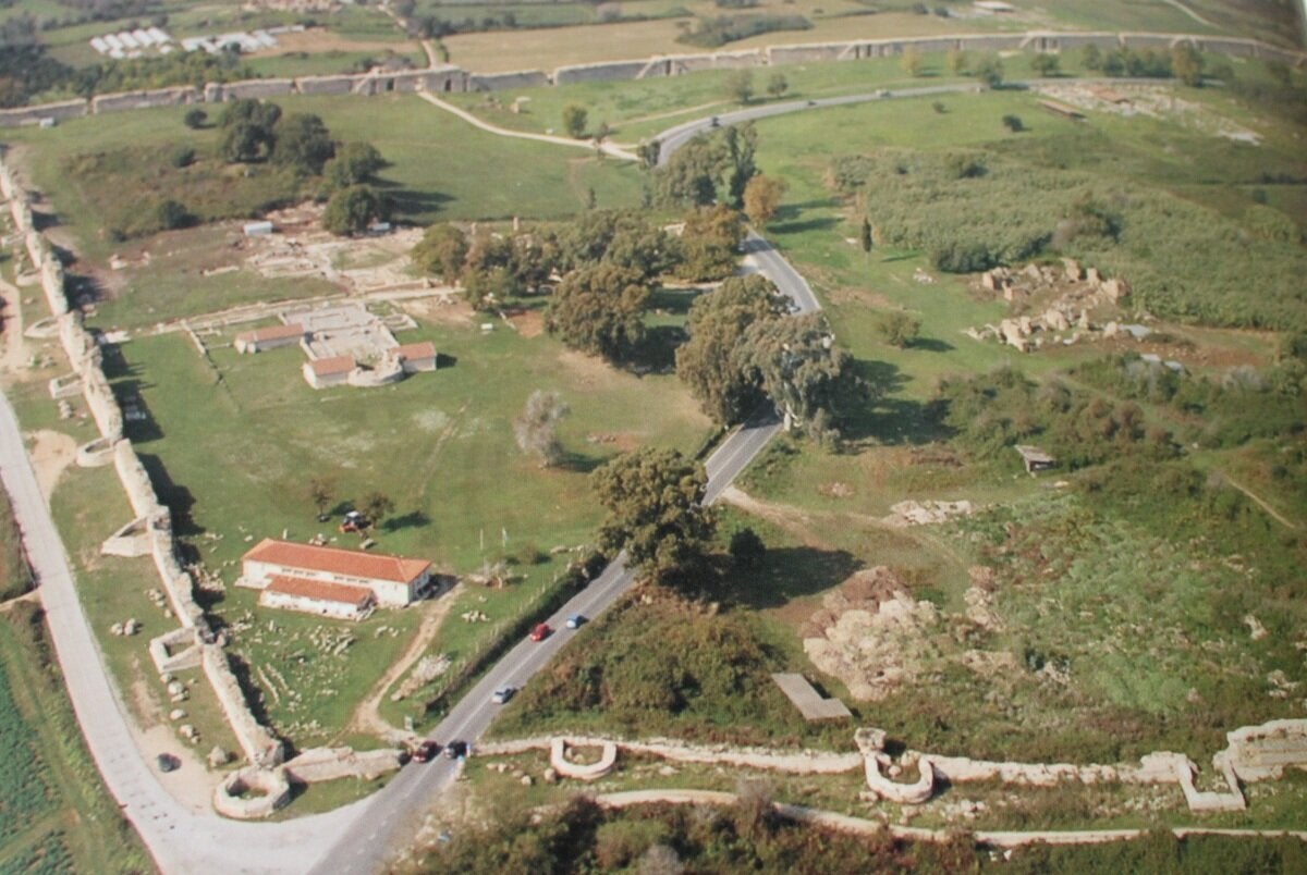 Αεροφωτογραφία της Νικόπολης με την παλαιοχριστιανική οχύρωση