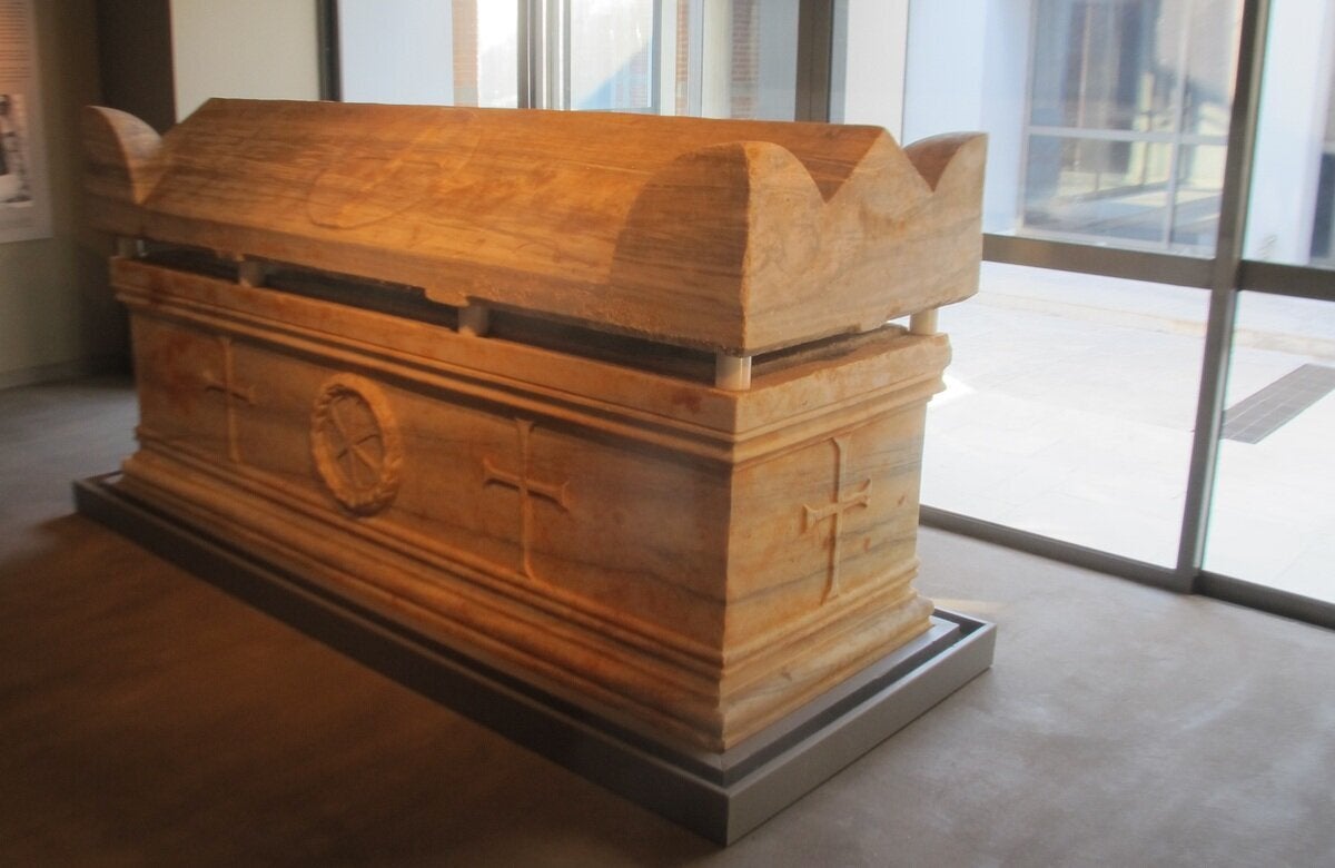 Μαρμάρινη σαρκοφάγος από εργαστήρι της Κωνσταντινούπολης,6ος αι