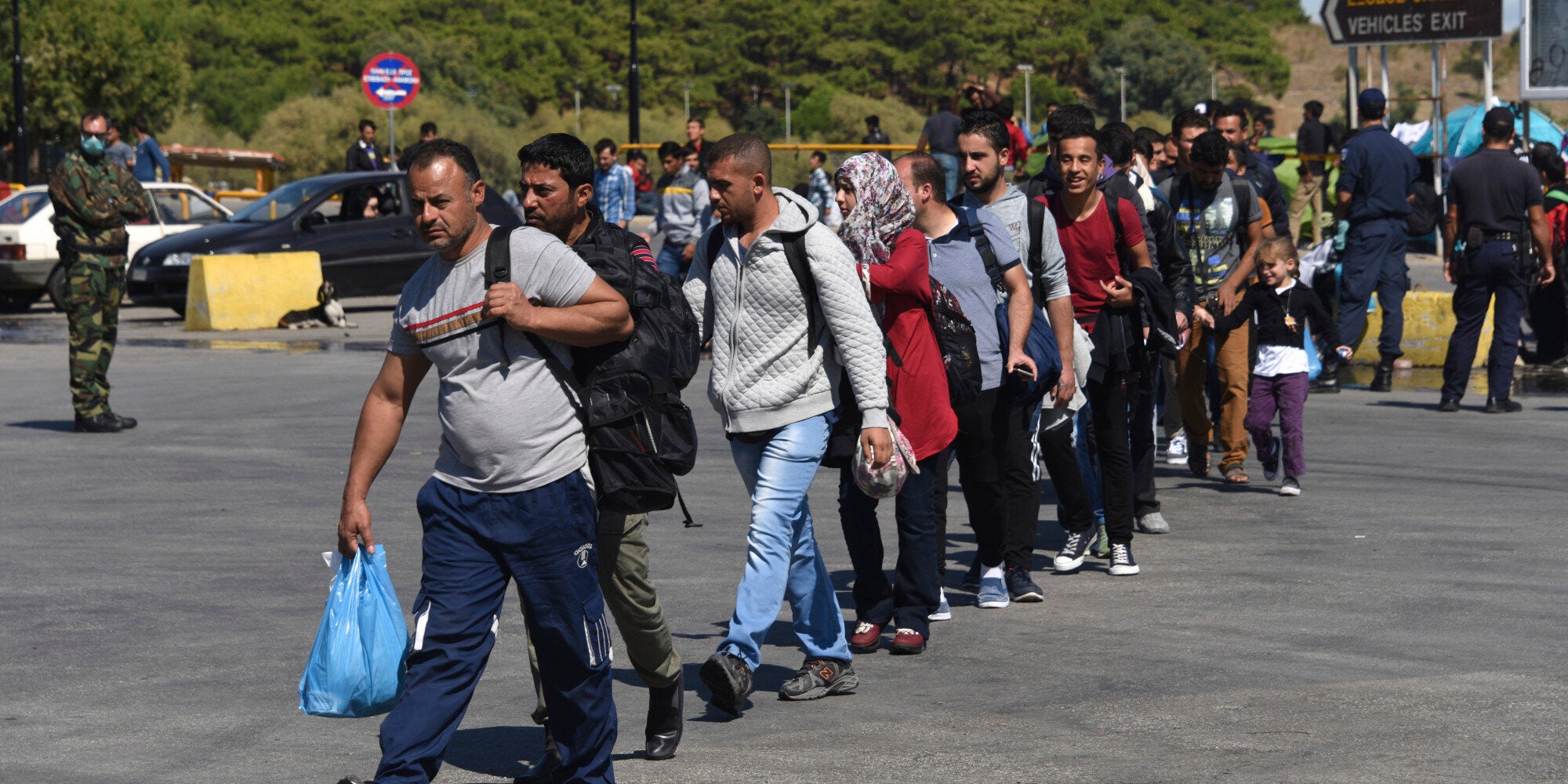 Στους 114 οι μετανάστες που βρέθηκαν σε θαλαμηγό στα ανοιχτά της Μήλου