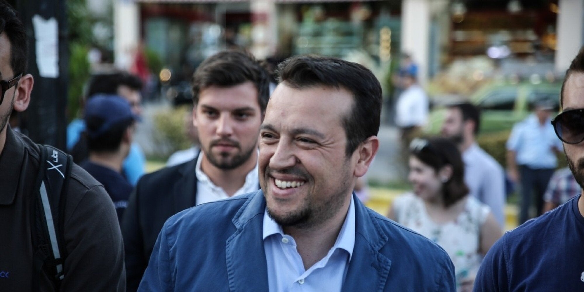 «Η Ελλάδα ληστεύτηκε από τους βαρόνους των ΜΜΕ», λέει ο Παππάς