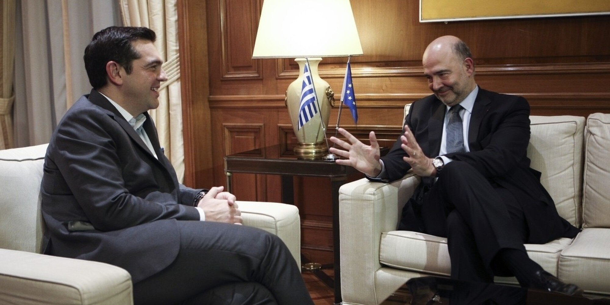 Όταν ο Μοσκοβισί έδειξε ότι ετοιμάζεται λύση – πακέτο για χρέος, πλεονάσματα, αξιολόγηση