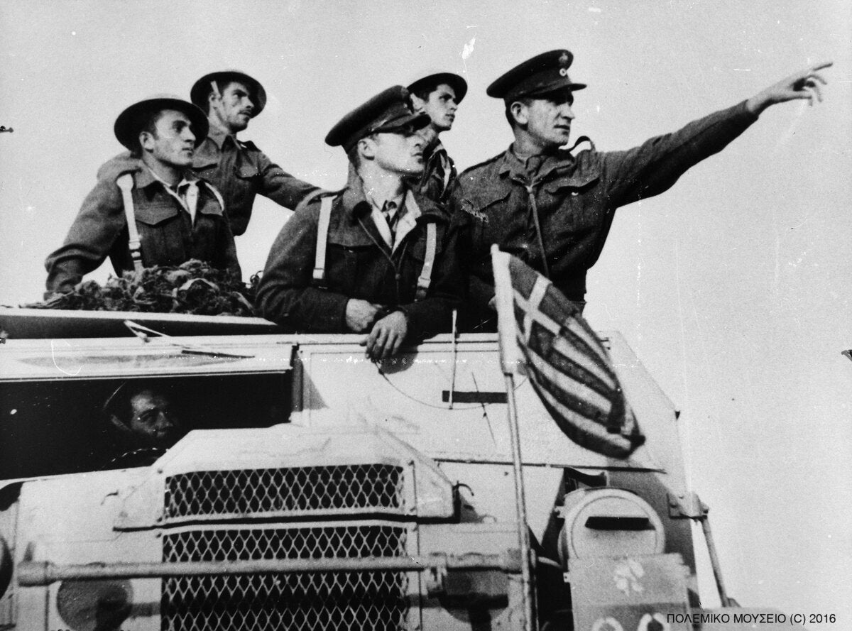 Aναγνώριση πεδίου μάχης στο Ελ Αλαμέϊν από αξιωματικούς του Πυροβολικού