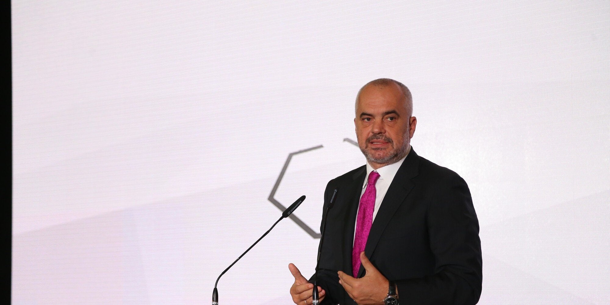 Θέμα «Τσαμουριάς» θέτει πάλι ο Έντι Ράμα
