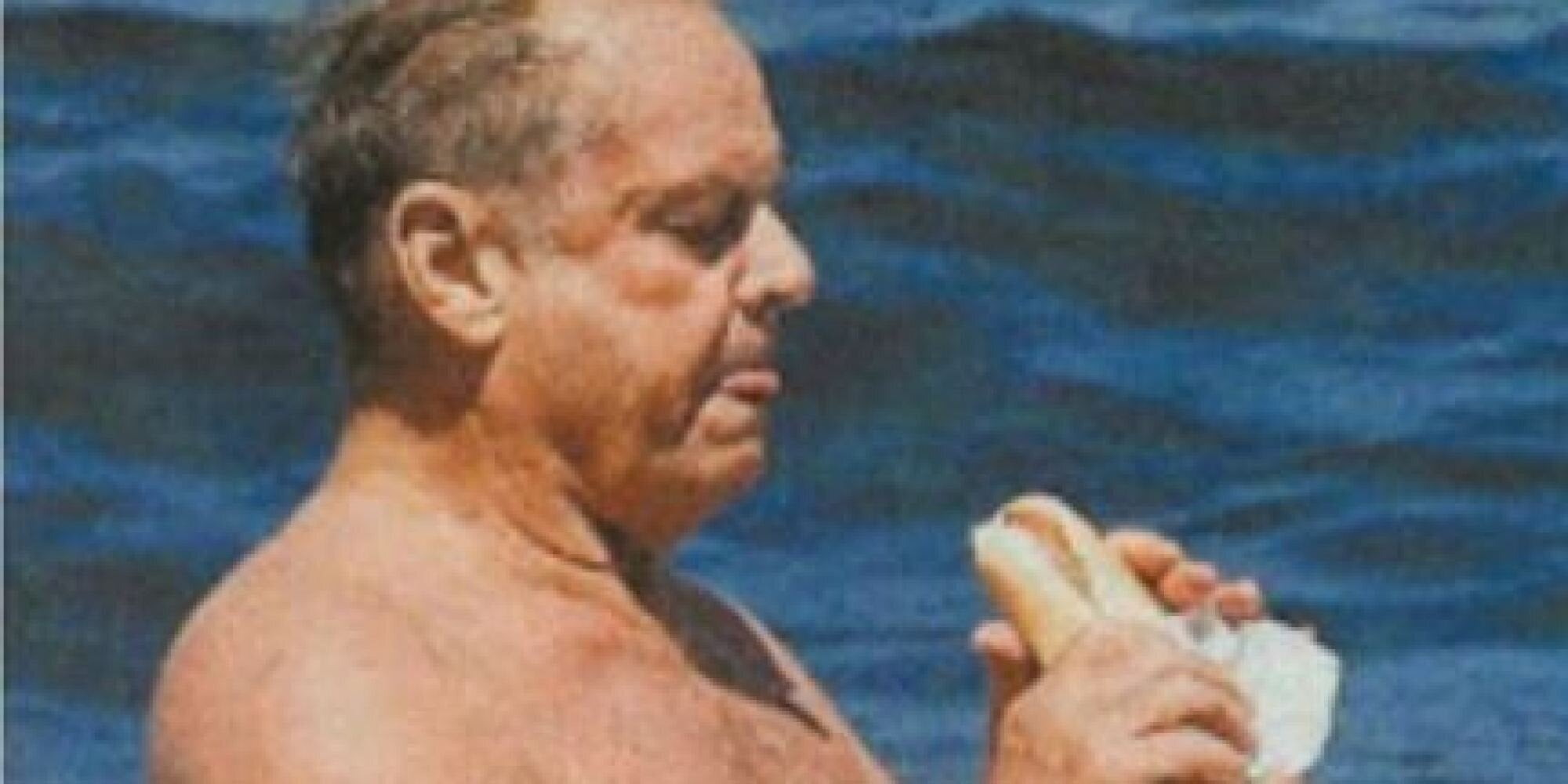 Κανείς δεν θα περίμενε ότι το να βλέπεις celebrities να τρώνε θα ήταν τόσο αστείο