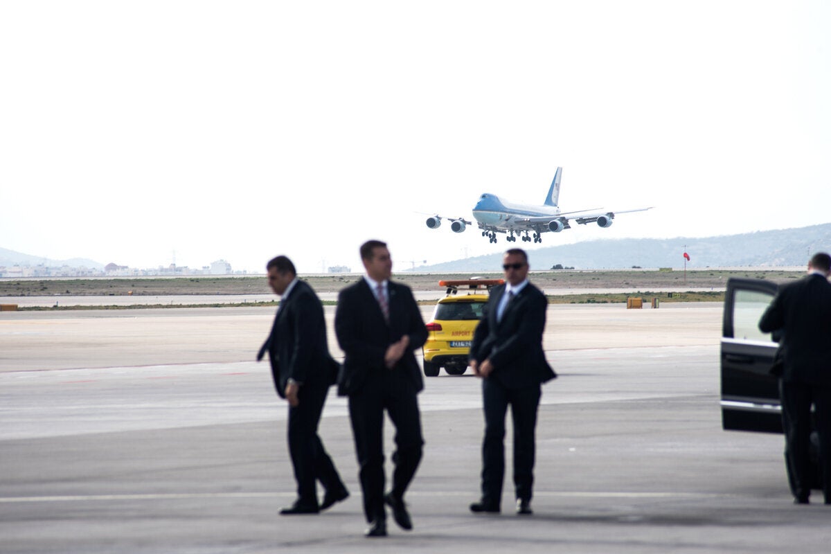 Οι τελευταίες προετοιμασίες πριν την προσγείωση