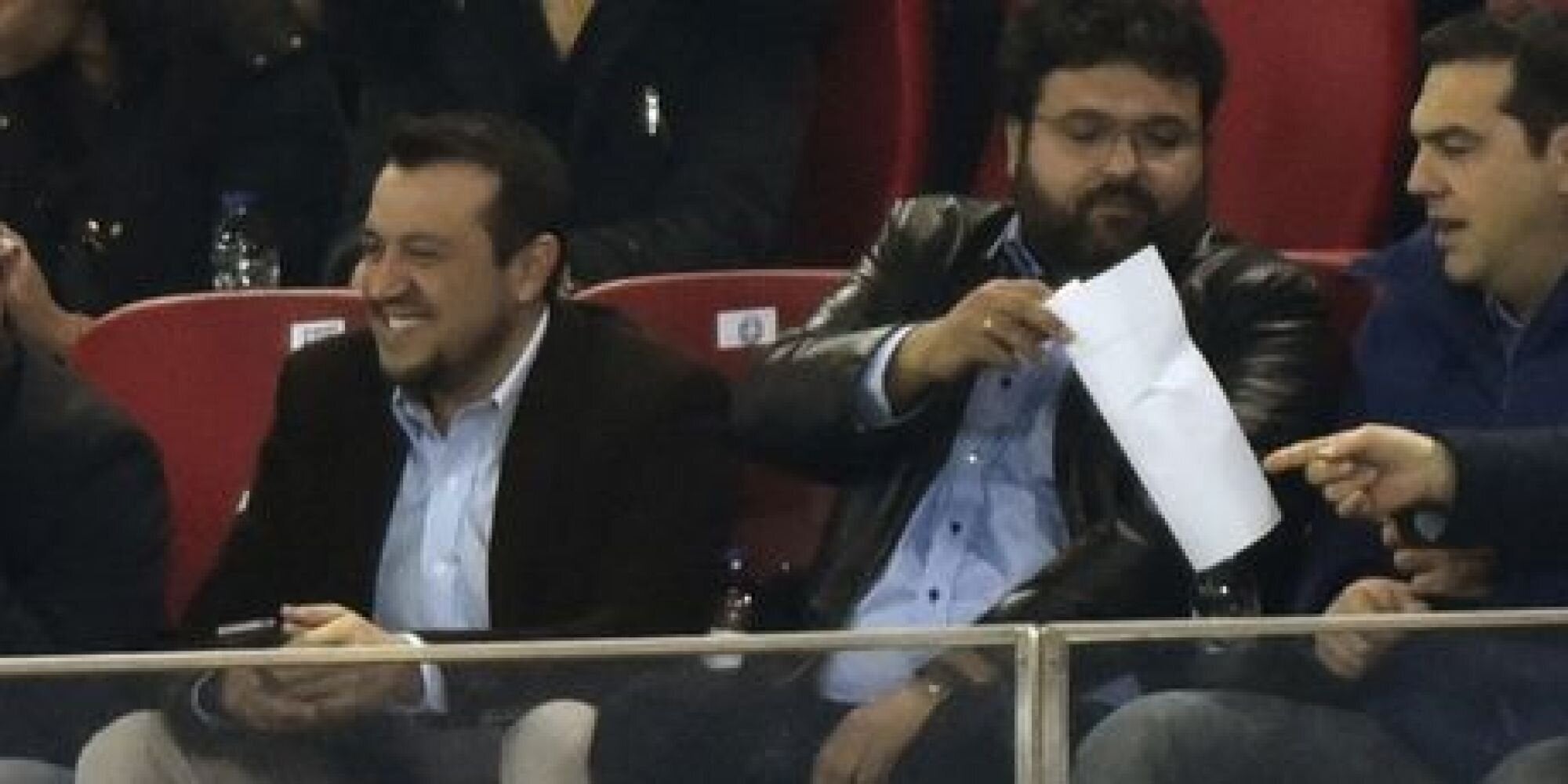 Γιατί η παρουσία Τσίπρα στο γήπεδο ΔΕΝ ήταν τυχαία
