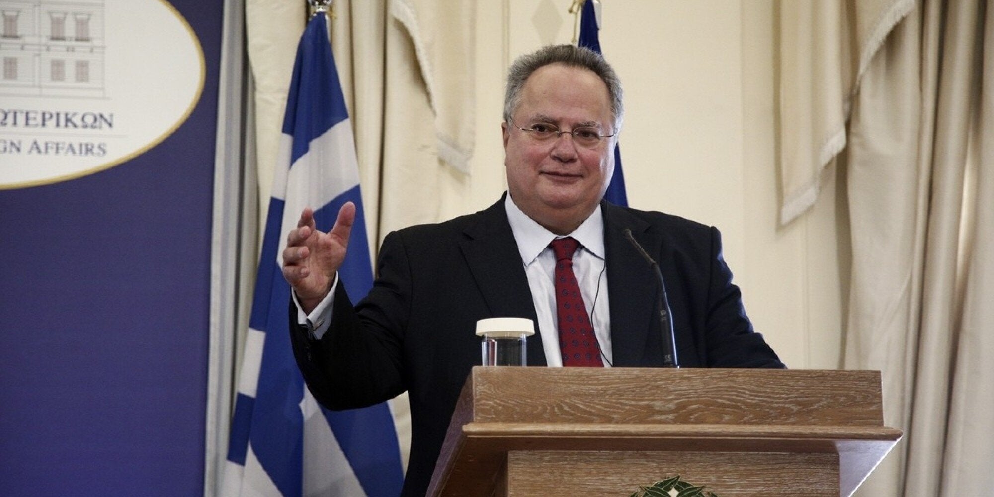 «Η ελληνική κυβέρνηση είχε πάντα καλές σχέσεις με τις ΗΠΑ», σχολιάζει ο Κοτζιάς για τον Τραμπ