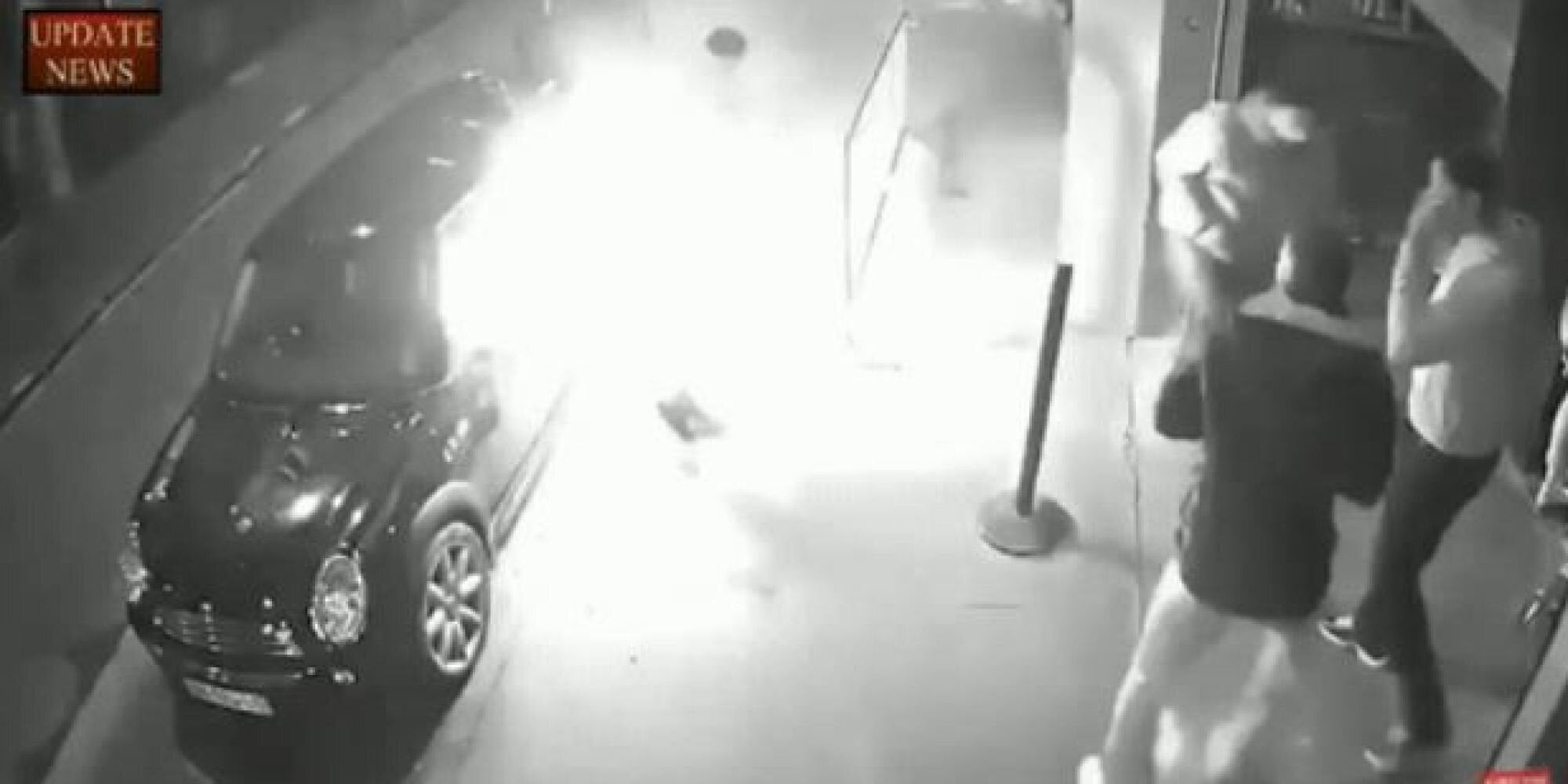 Βίντεο φέρεται να δείχνει ηλεκτρονικό τσιγάρο να εκρήγνυται στην τσέπη του κατόχου του