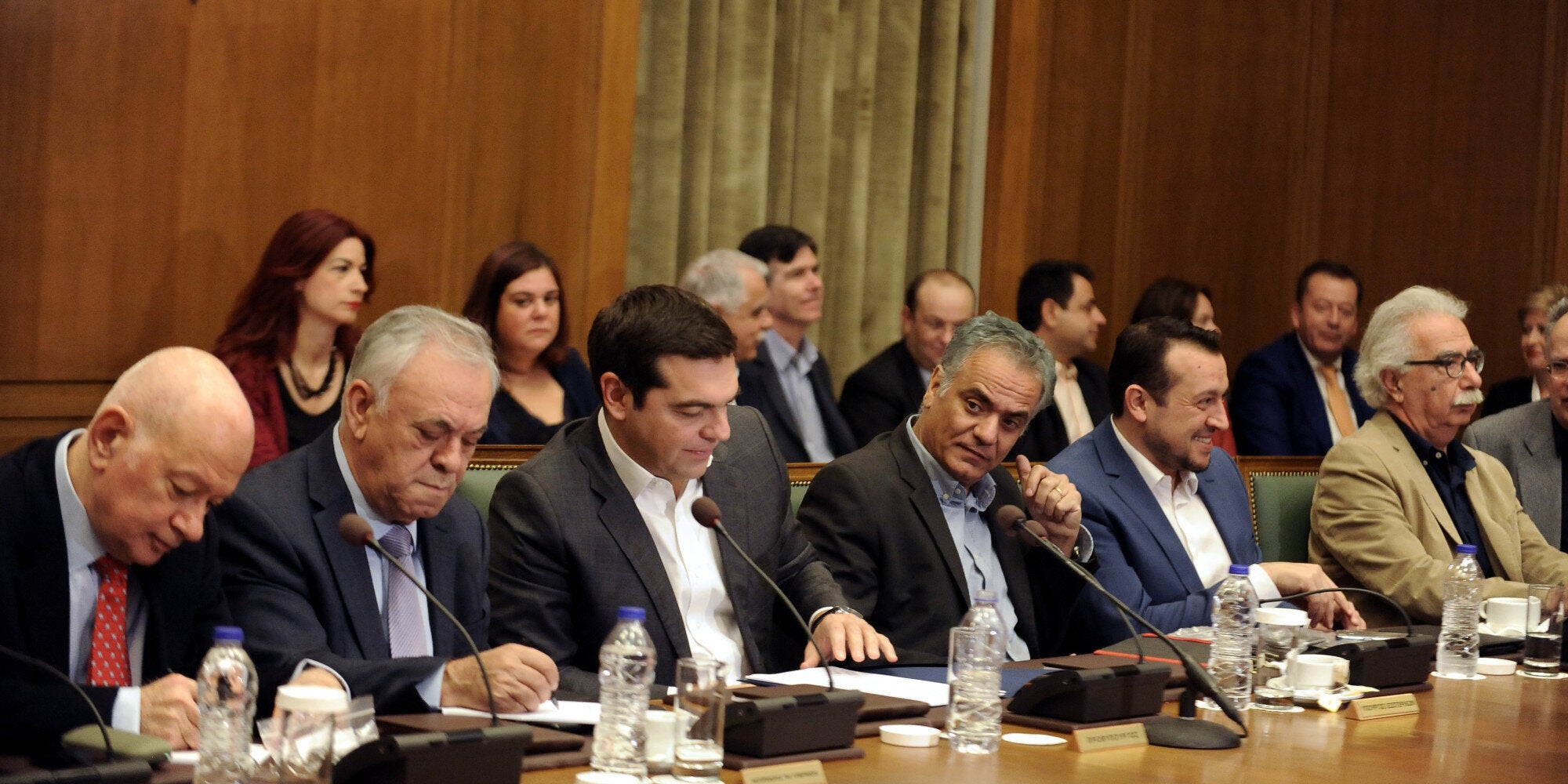Αυστηρό μήνυμα Τσίπρα προς τους υπουργούς και υποσχέσεις για τελική έξοδο από την κρίση και στροφή στην καθημερινότητα