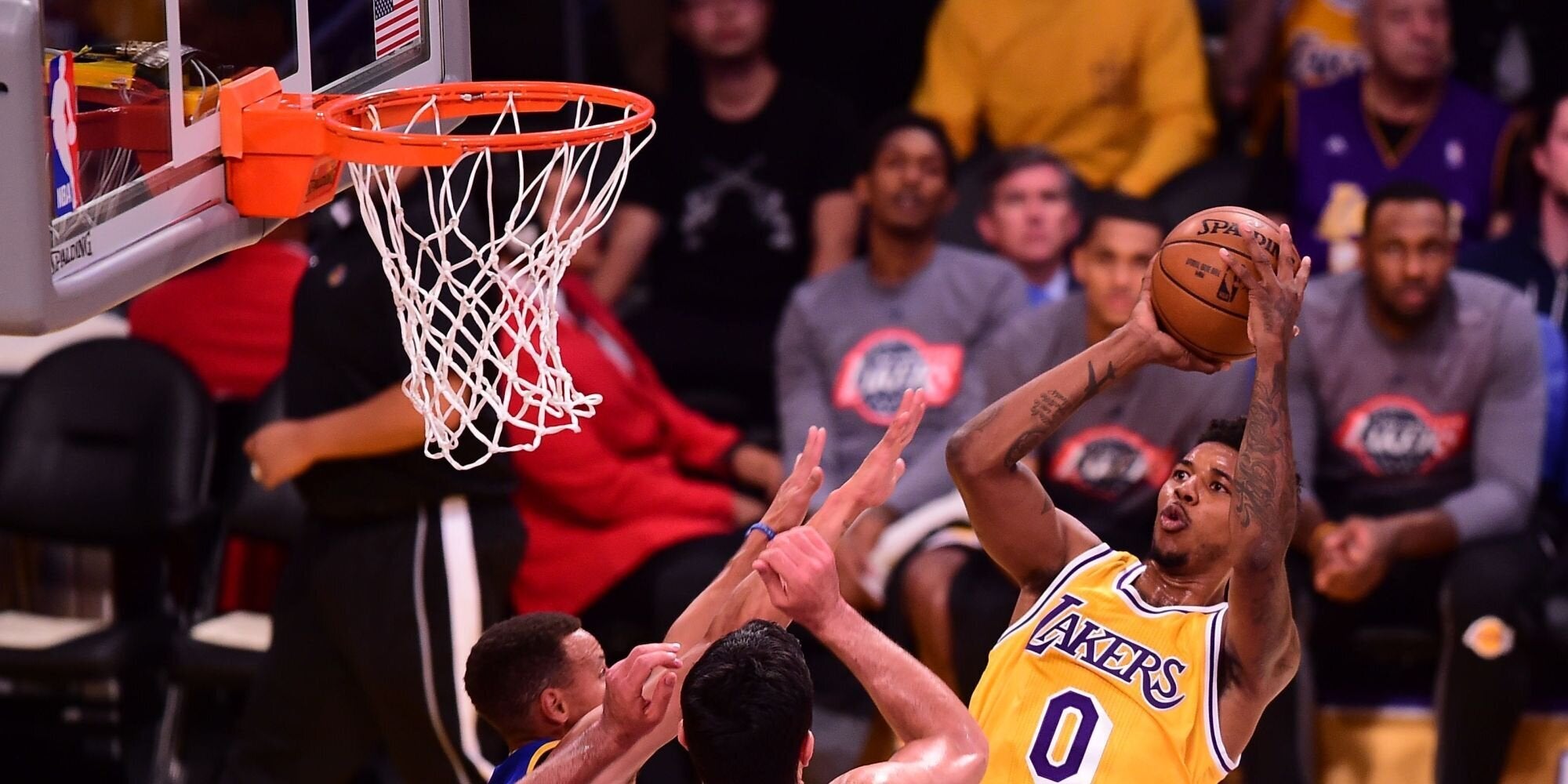 Οι Lakers ταπείνωσαν τους Warriors