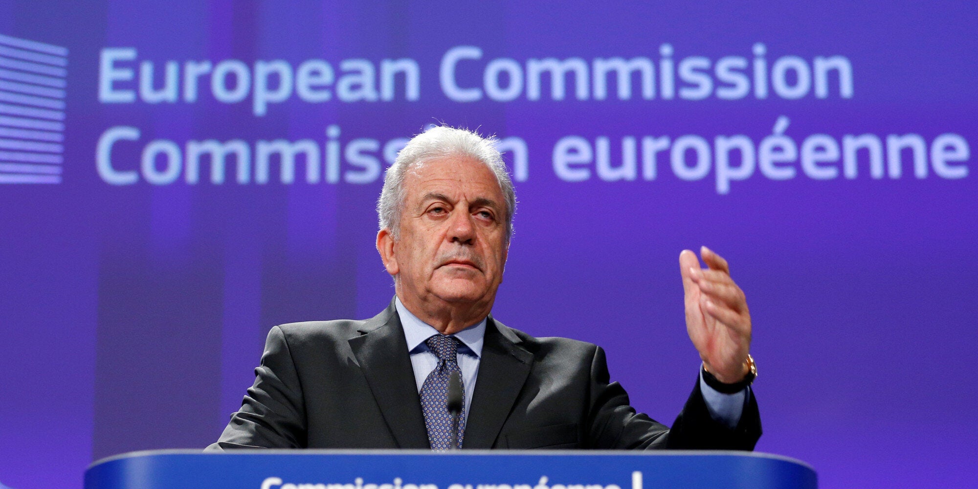 Αβραμόπουλος: Τα κράτη-μέλη φταίνε για τη μη τήρηση της συμφωνίας περί κατανομής των προσφύγων