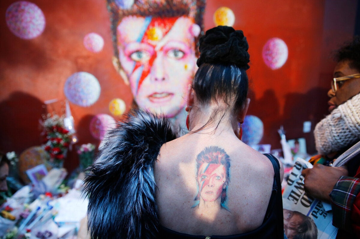 Ο Bowie πεθαίνει