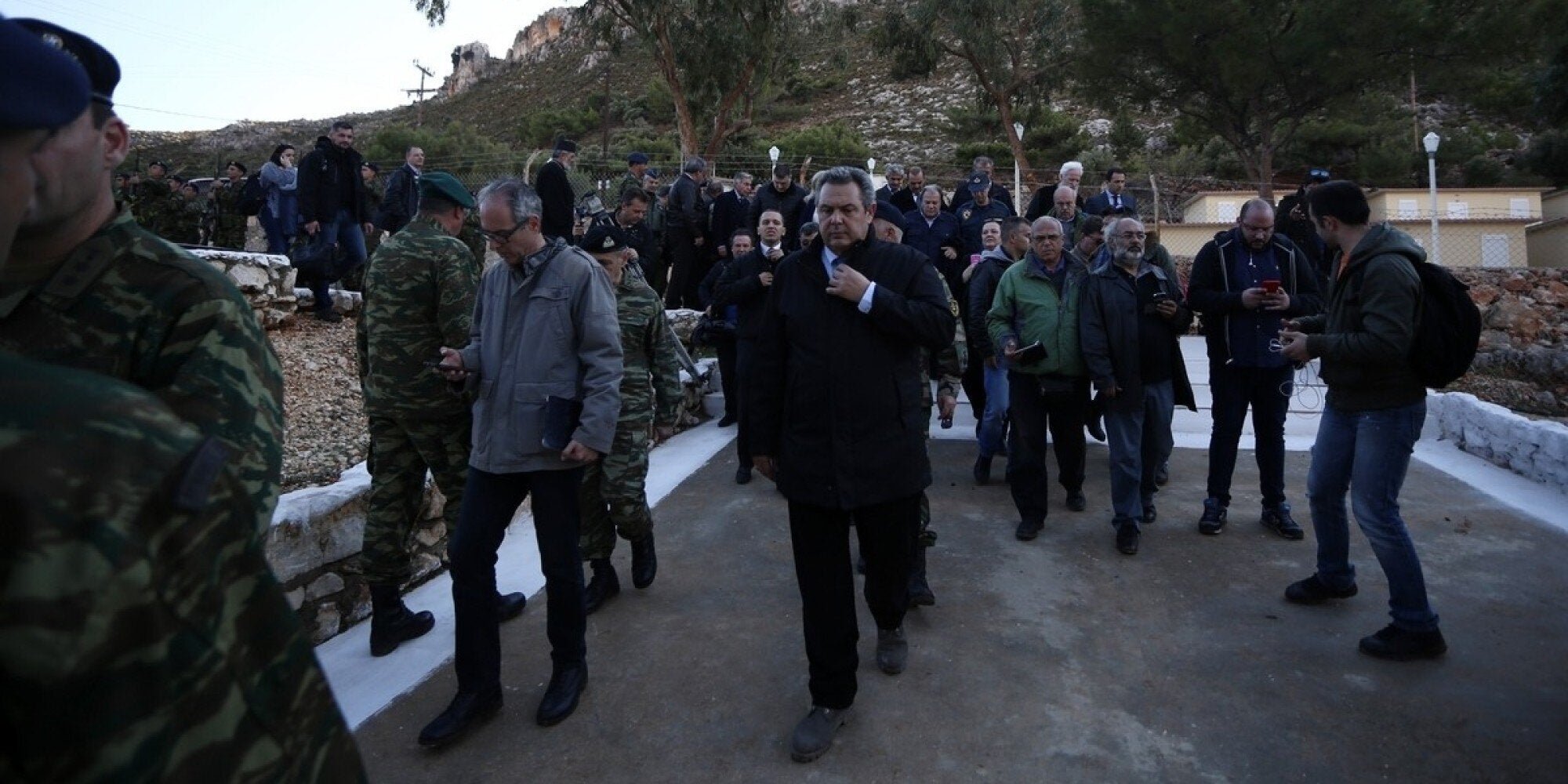 «Να, στα μούτρα σας»: Επίθεση «Αυγής» κατά Καμμένου και ΣΥΡΙΖΑ για την επίσκεψη σε ακριτικά νησιά με βουλευτές της ΧΑ