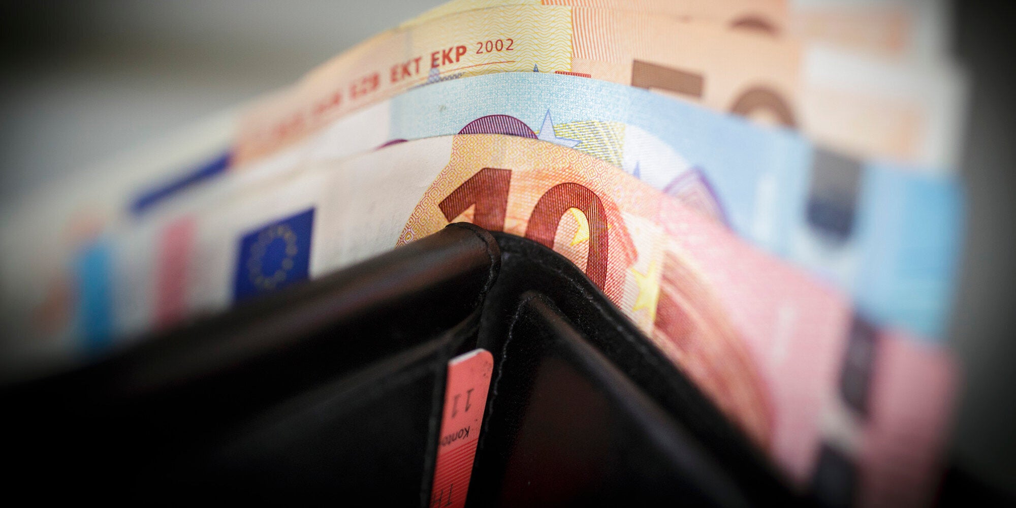 Δέκα απλοί κανόνες για να μην ξεμείνετε ποτέ από λεφτά