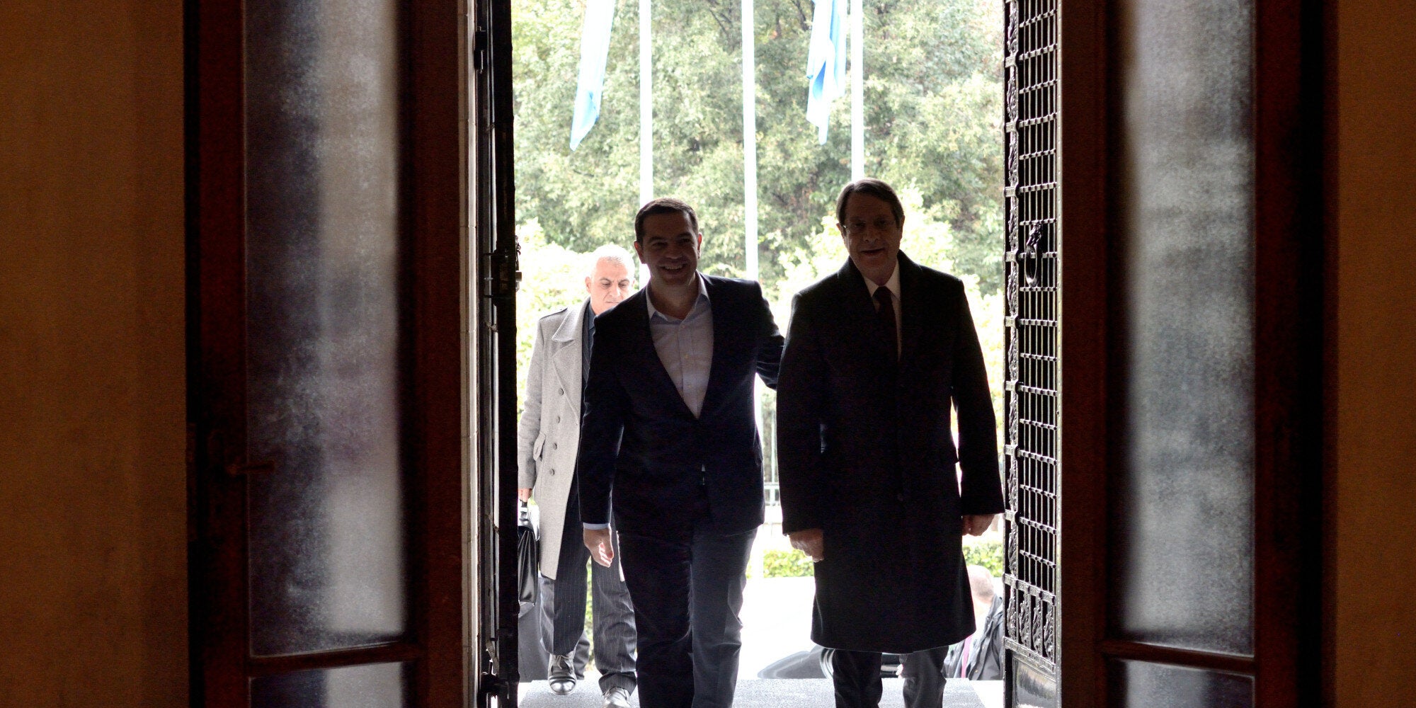 Τηλεφωνική επικοινωνία Αναστασιάδη – Τσίπρα. Την Πέμπτη νέα συνάντηση Αναστασιάδη – Ακιντζί