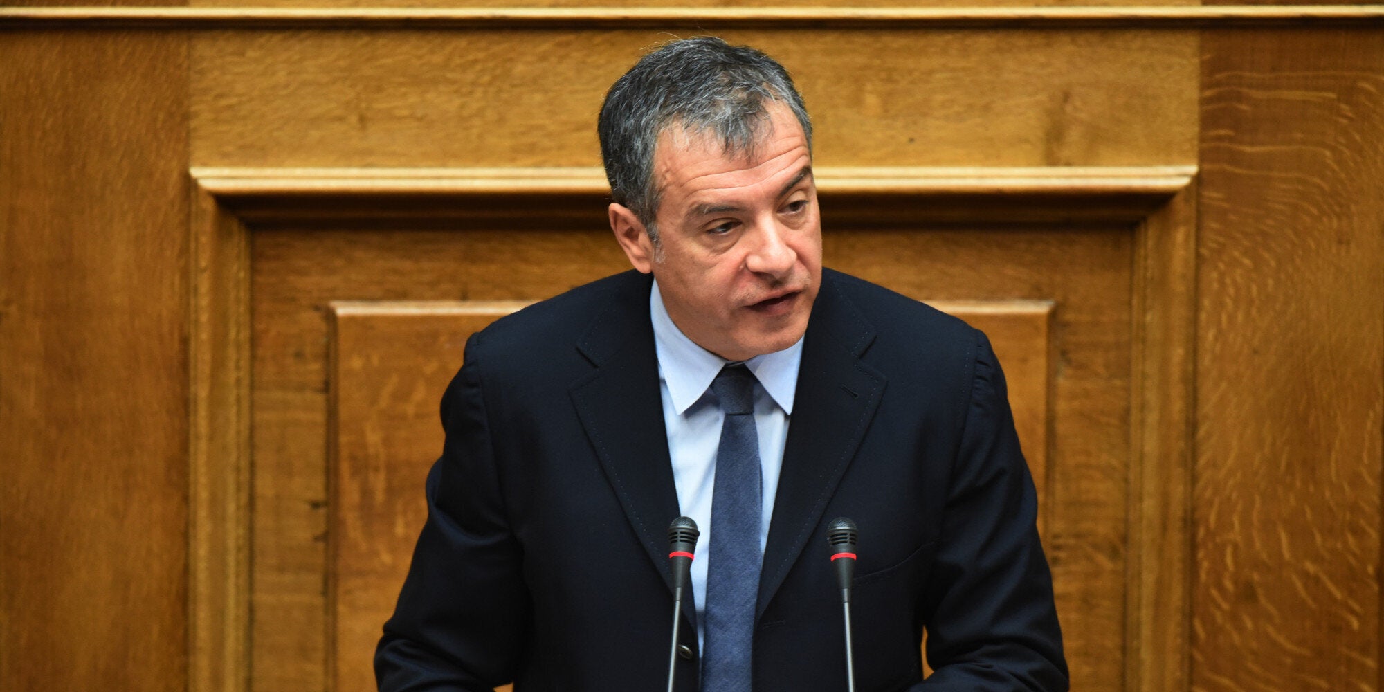Θεοδωράκης: Η Ελλάδα κατρακυλάει στη διαφθορά. Κανένας συντονισμός, κανένας έλεγχος. Μόνο σκάνδαλα