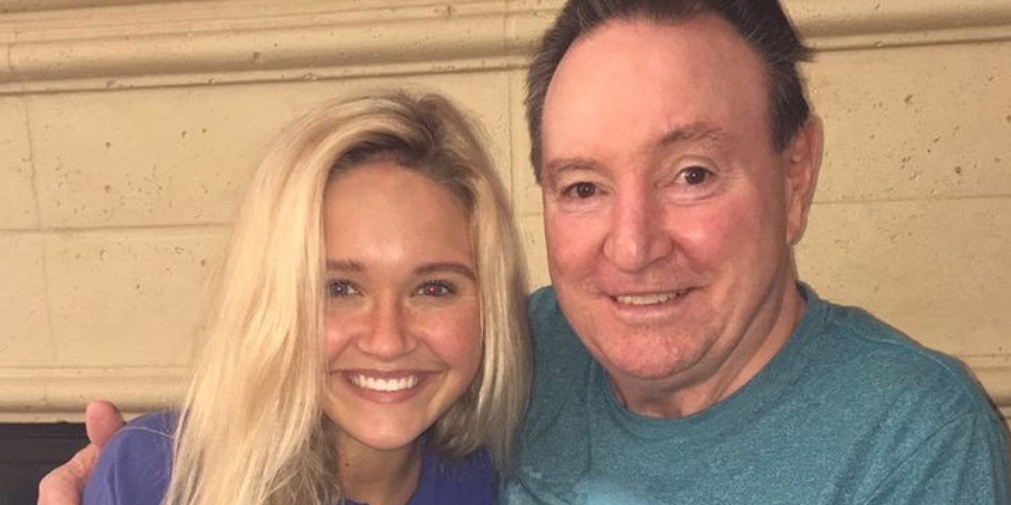 Αυτός ο παππούς έδωσε στην εγγονή του ένα μοναδικό δώρο. Κι εσείς, αν μπορείτε, μην συγκινηθείτε