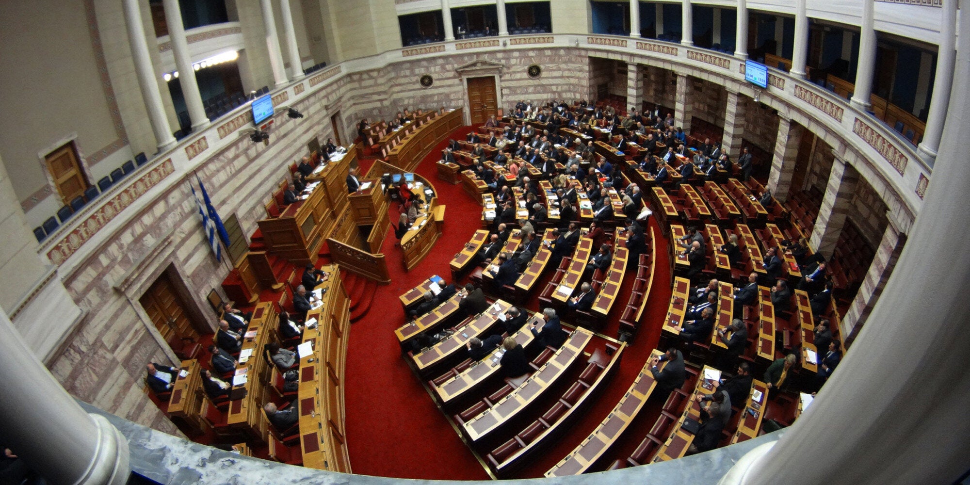 Μείωση των βουλευτών σε 200 ζητά η Ένωση Κεντρώων