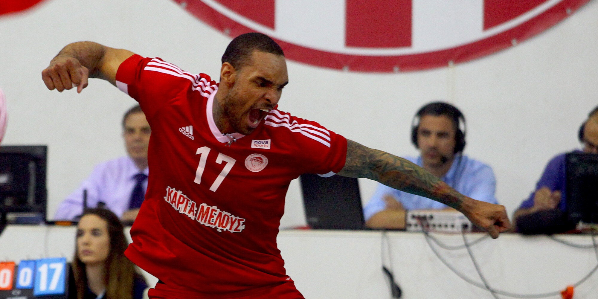 Με σόου Αγκάμεζ, 3-0 ο Ολυμπιακός τον ΠΑΟΚ