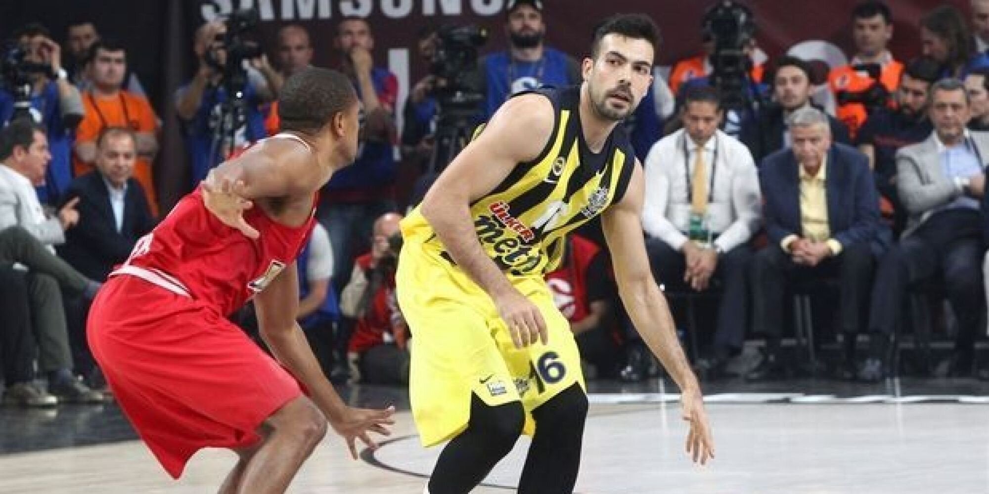 Σλούκας: “Θα σκεφτώ ιδιαιτέρως την περίπτωση του Παναθηναϊκού”