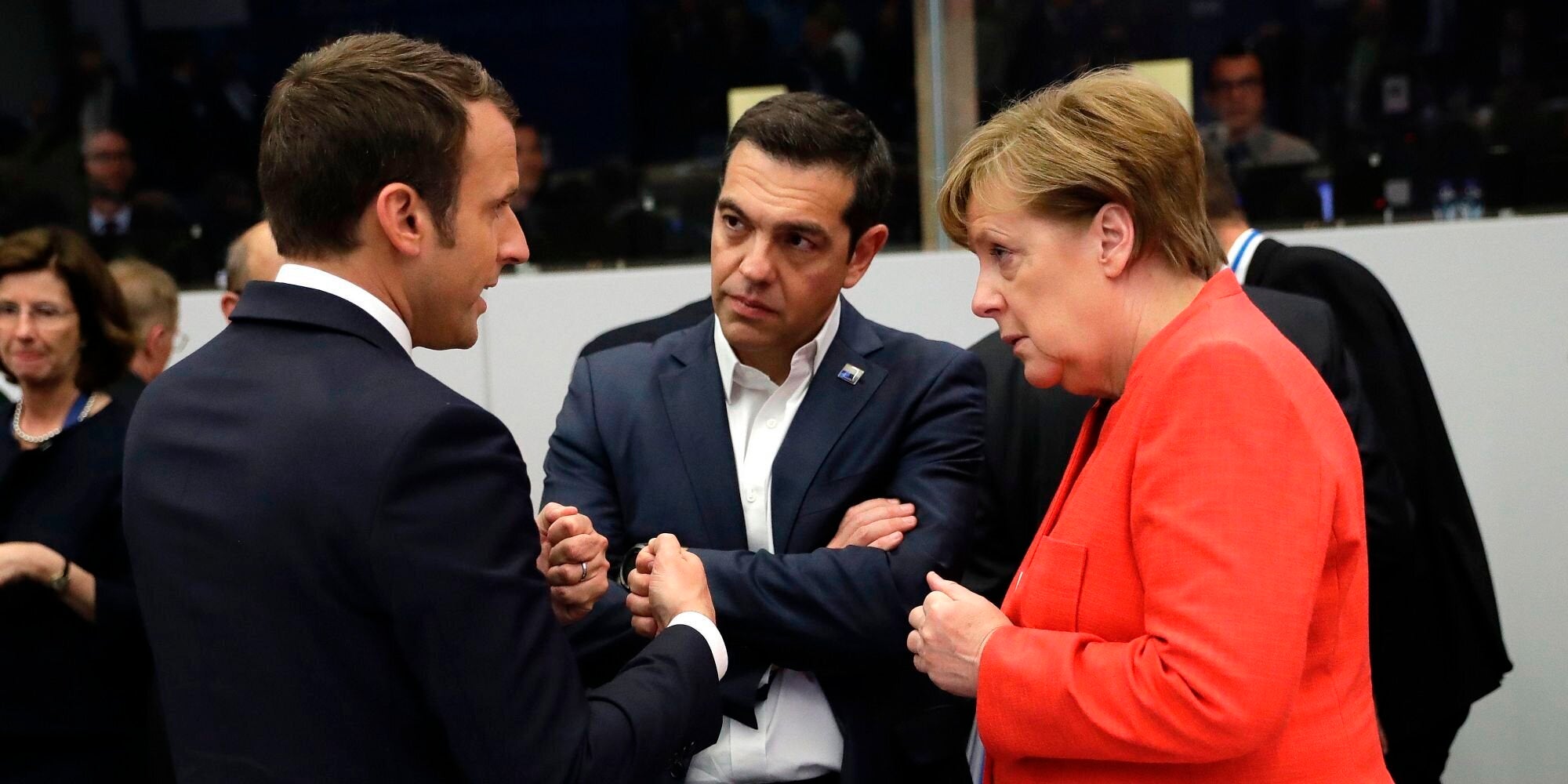 Τηλεφωνικές συνομιλίες Τσίπρα με Μέρκελ, Μακρόν, Τουσκ για το χρέος