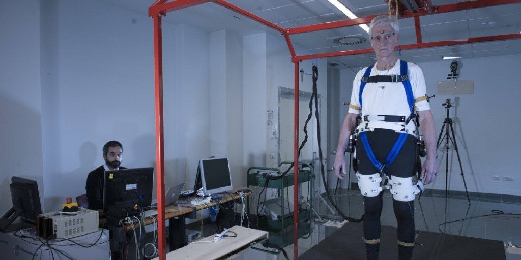 «Έξυπνος» ρομποτικός εξωσκελετός για ηλικιωμένους