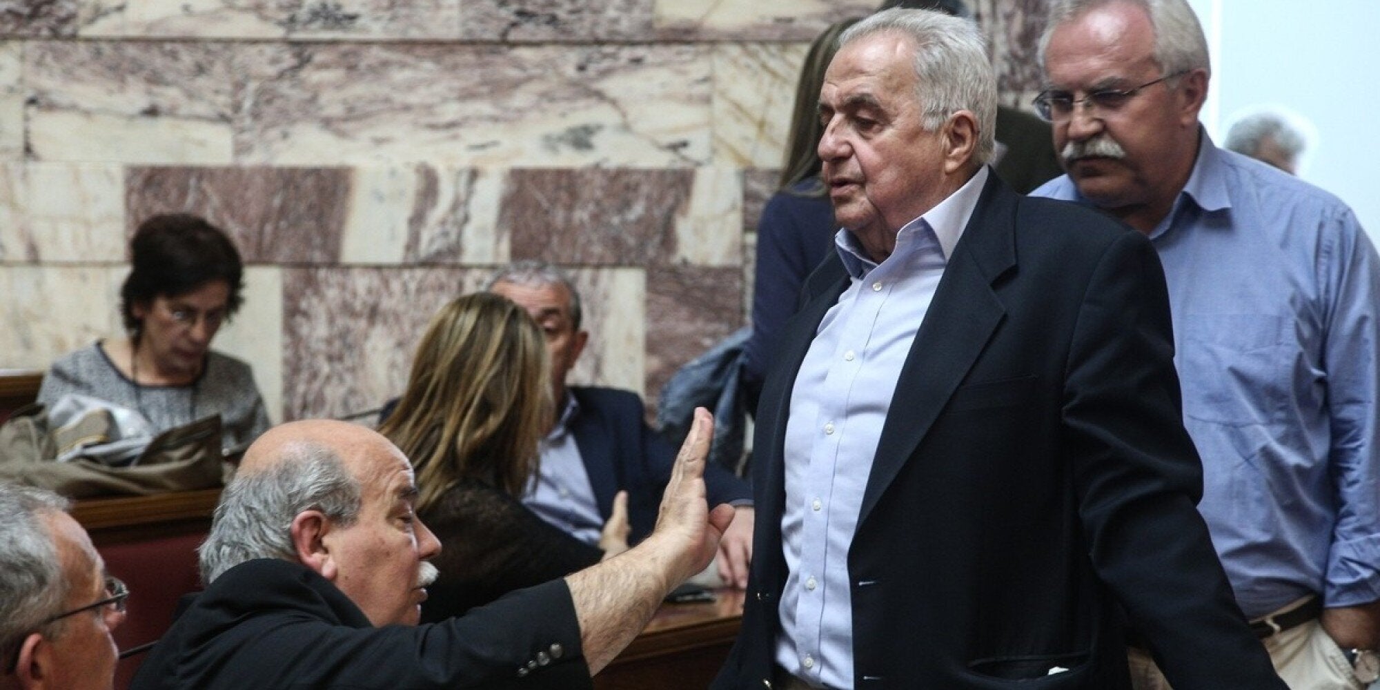 ΣΥΡΙΖΑ: Σκοτεινά συμφέροντα του κεφαλαίου πίσω από την επίθεση στο σπίτι του Αλέκου Φλαμπουράρη