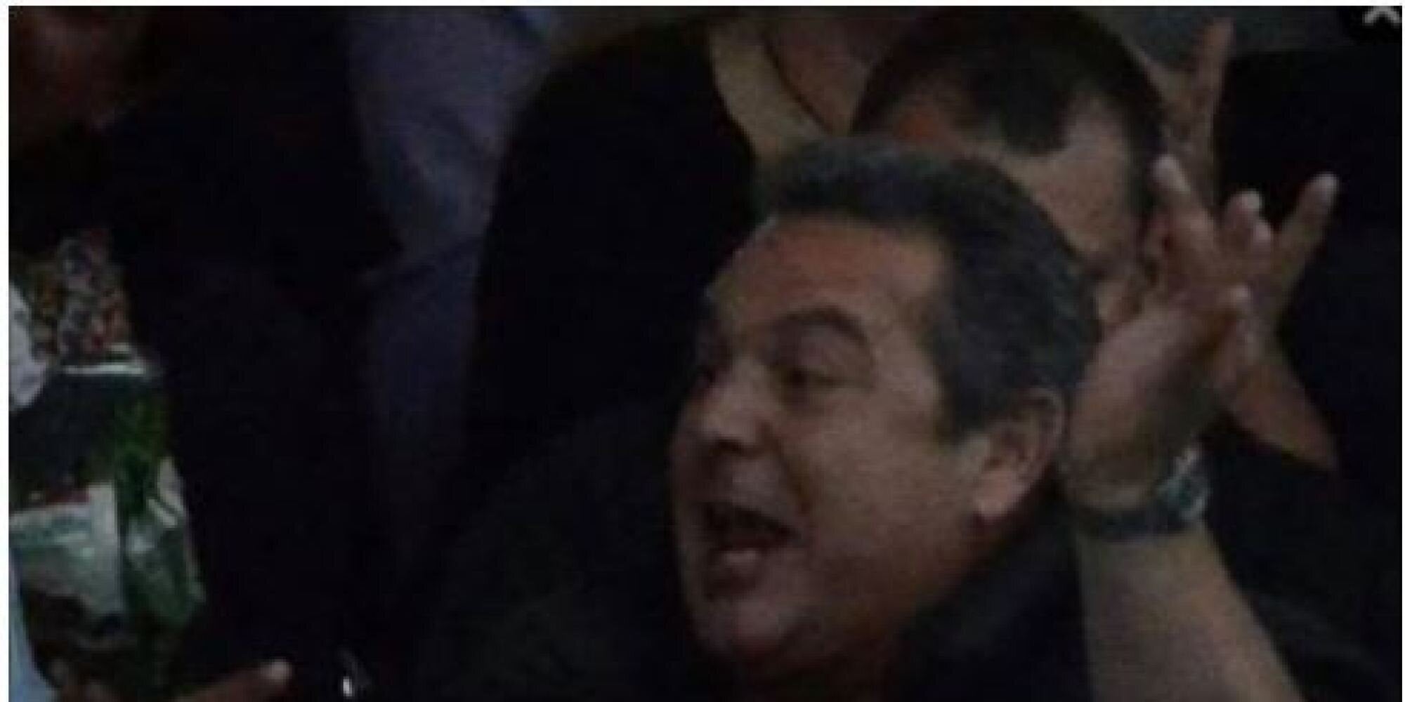 Oι απρεπείς χειρονομίες του Πάνου Καμμένου και οι αντιδράσεις