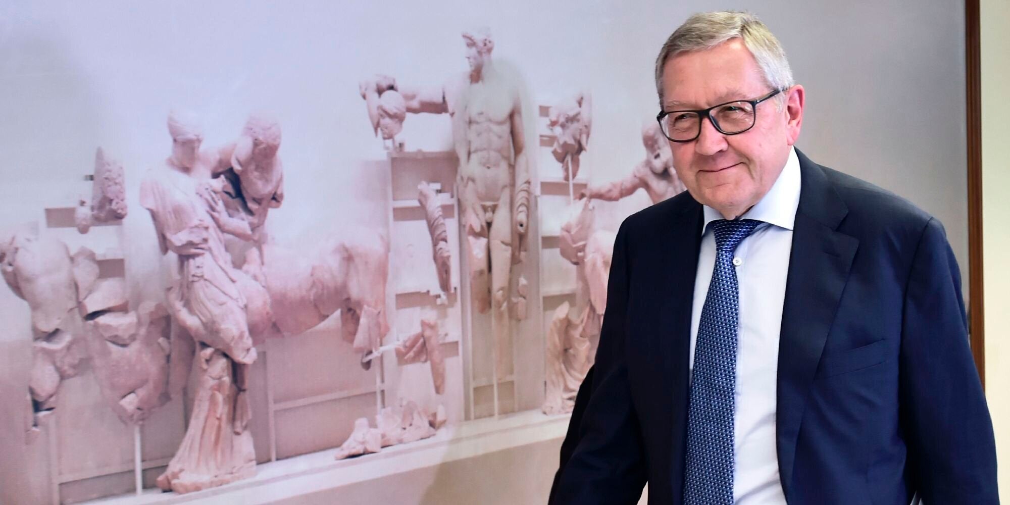 Ρέγκλινγκ: Συνετό να γίνει η πρώτη έκδοση ομολόγων πριν το τέλος του προγράμματος