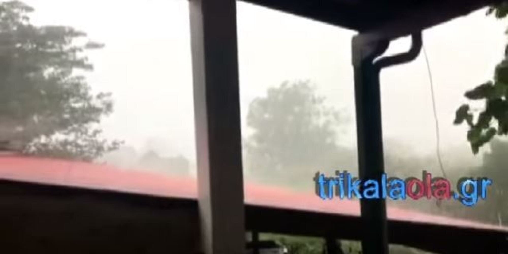 Ανεμοστρόβιλος στα Τρίκαλα (βίντεο)